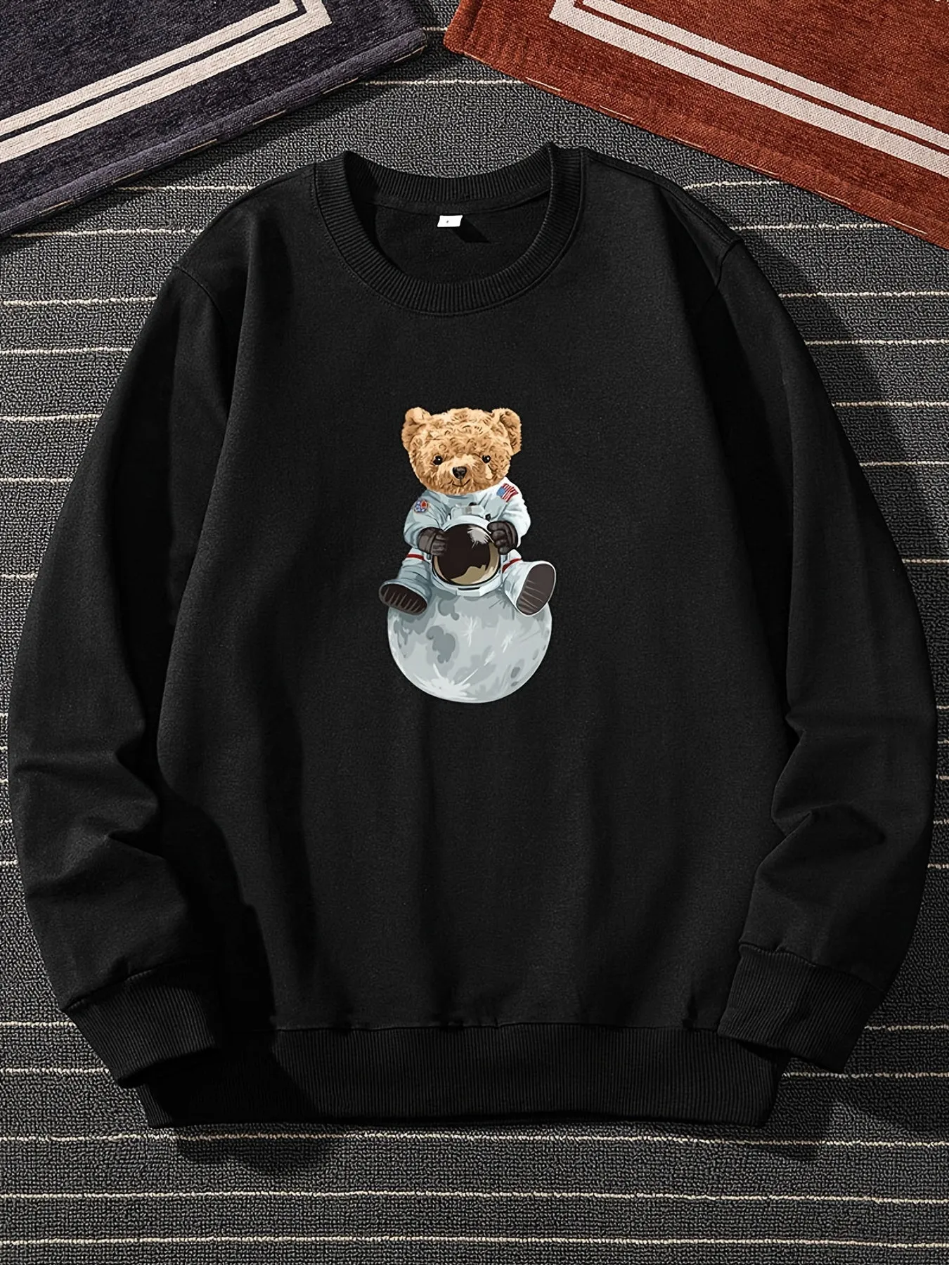 Men's Cartoon Bear Astronaut Pattern Print Autumn Round Neck Casual Sports Sweatshirt
