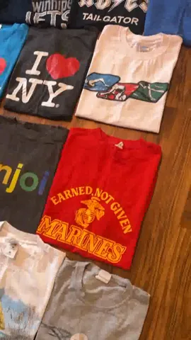 Mens vintage / y2k T shirts 24 pieces